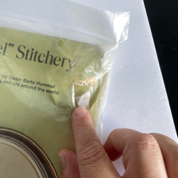 VTG 1975 Paragon Peasant Children Girl Needlecraft Hummel Stitchery Kit #0232 - Picture 5 of 10